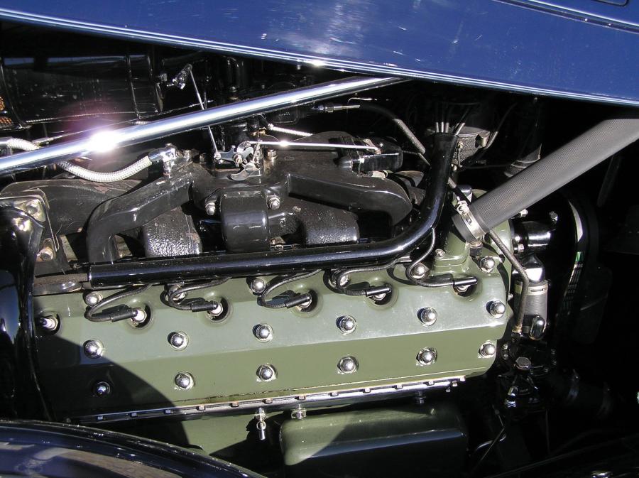  Packard Twelve Model 1107 Formal Sedan 1934 года  (фото 5 из 9)